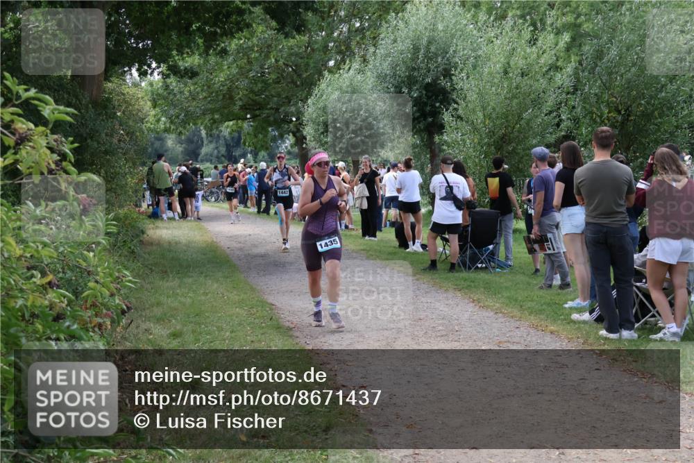 31.08.2025 - Elbe Triathlon Hamburg Luisa Fischer http://msf.ph/oto/8671437 31.08.2025 11:56:42 Laufen 1442, 1435 meine-sportfotos.de