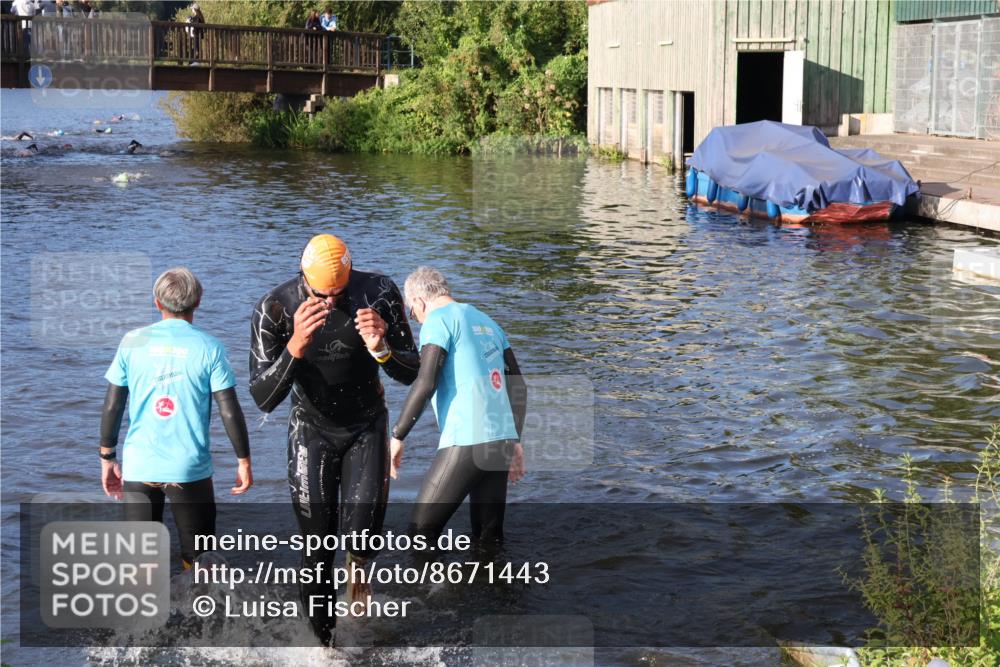 31.08.2025 - Elbe Triathlon Hamburg Luisa Fischer http://msf.ph/oto/8671443 31.08.2025 08:30:46 Schwimmen 191, 230 meine-sportfotos.de