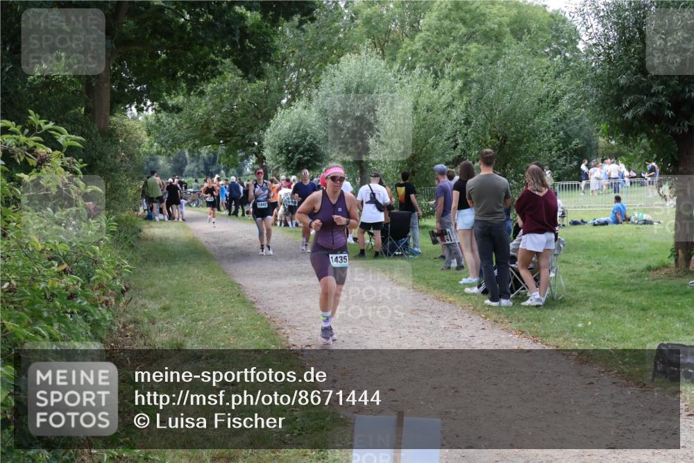 31.08.2025 - Elbe Triathlon Hamburg Luisa Fischer http://msf.ph/oto/8671444 31.08.2025 11:56:43 Laufen 1442, 1435 meine-sportfotos.de