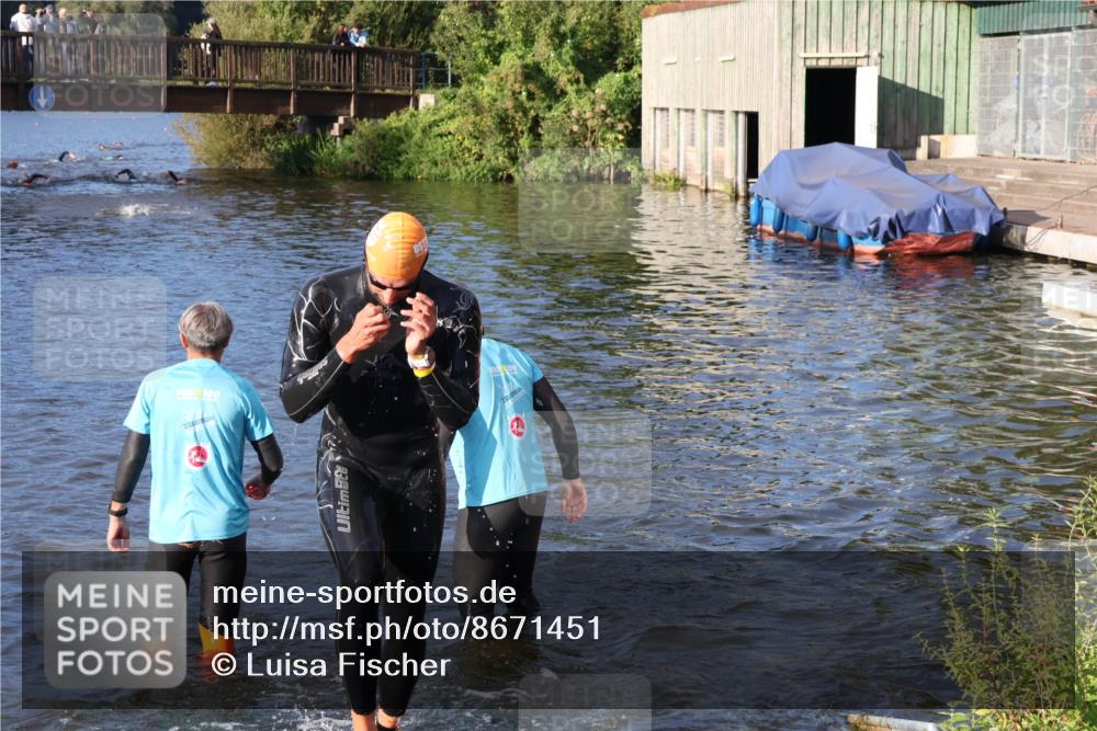 31.08.2025 - Elbe Triathlon Hamburg Luisa Fischer http://msf.ph/oto/8671451 31.08.2025 08:30:46 Schwimmen 191, 230 meine-sportfotos.de
