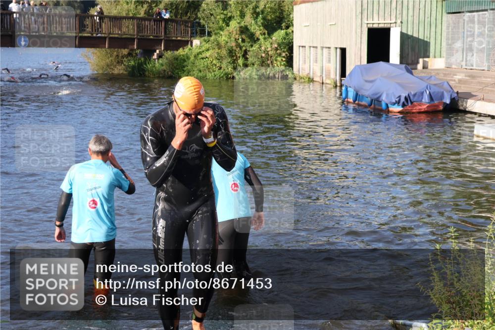 31.08.2025 - Elbe Triathlon Hamburg Luisa Fischer http://msf.ph/oto/8671453 31.08.2025 08:30:47 Schwimmen 230 meine-sportfotos.de