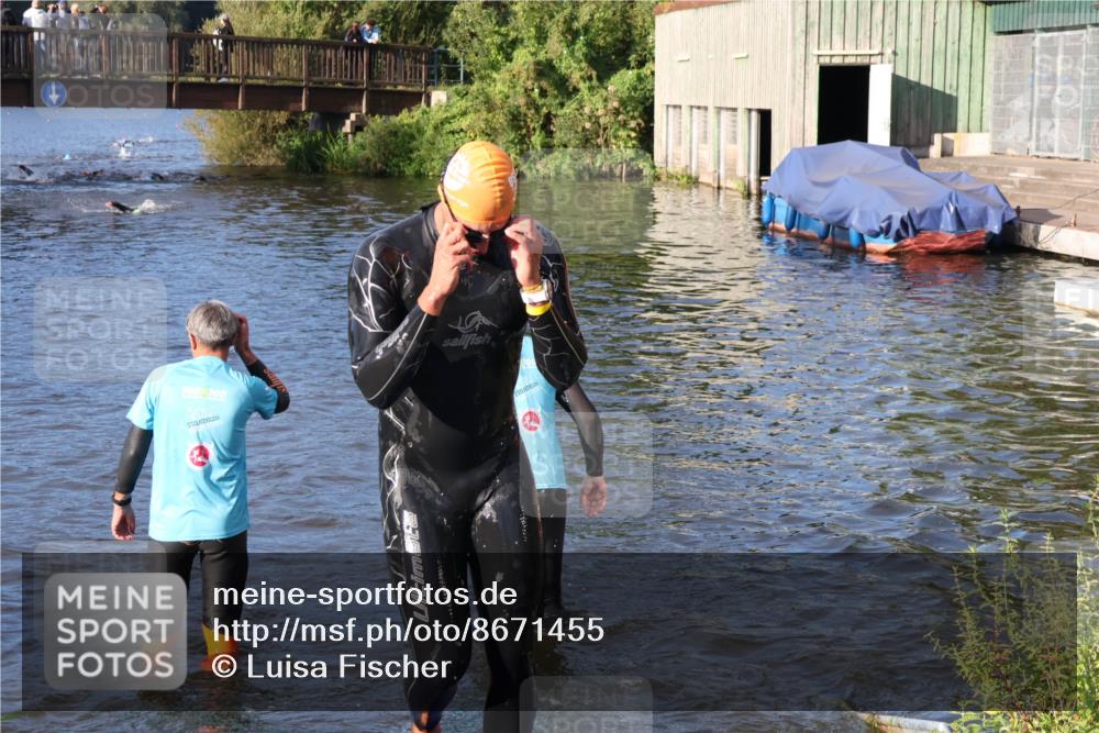 31.08.2025 - Elbe Triathlon Hamburg Luisa Fischer http://msf.ph/oto/8671455 31.08.2025 08:30:47 Schwimmen 230 meine-sportfotos.de