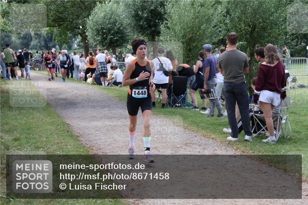 31.08.2025 - Elbe Triathlon Hamburg Luisa Fischer http://msf.ph/oto/8671458 31.08.2025 11:56:50 Laufen 1448 meine-sportfotos.de