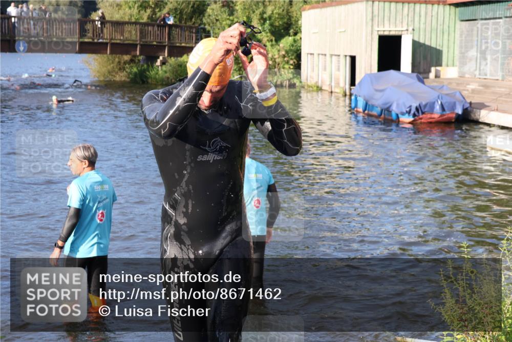 31.08.2025 - Elbe Triathlon Hamburg Luisa Fischer http://msf.ph/oto/8671462 31.08.2025 08:30:48 Schwimmen 230 meine-sportfotos.de