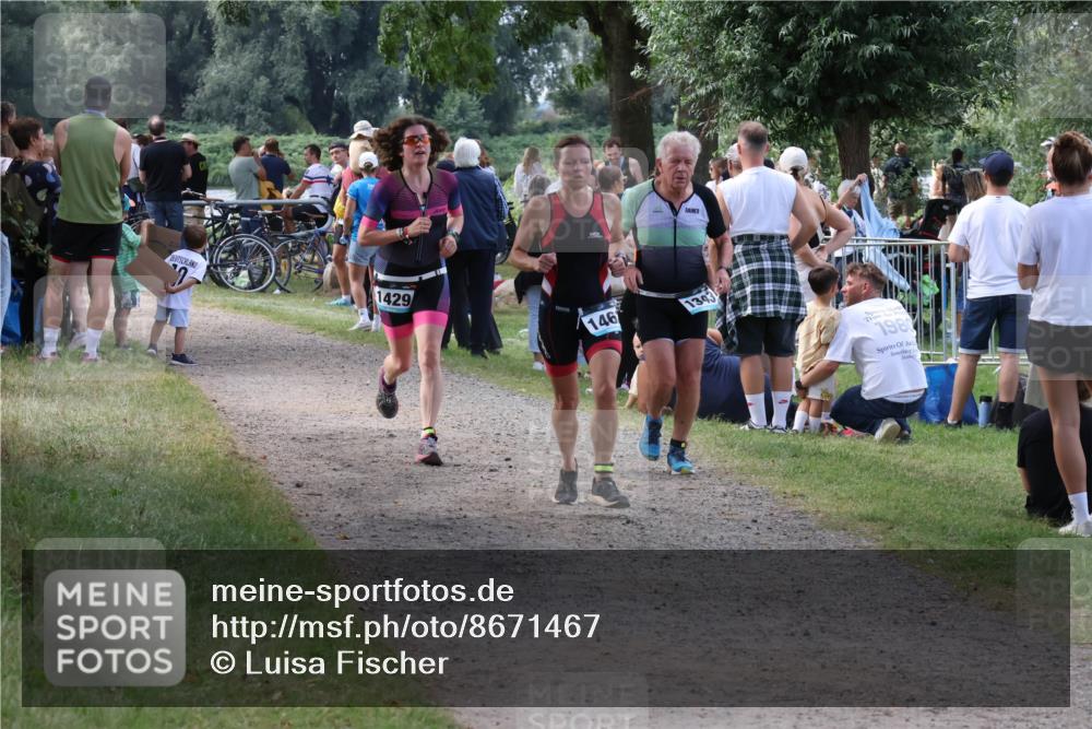 31.08.2025 - Elbe Triathlon Hamburg Luisa Fischer http://msf.ph/oto/8671467 31.08.2025 11:56:54 Laufen 1429, 146, 1343, 1980 meine-sportfotos.de