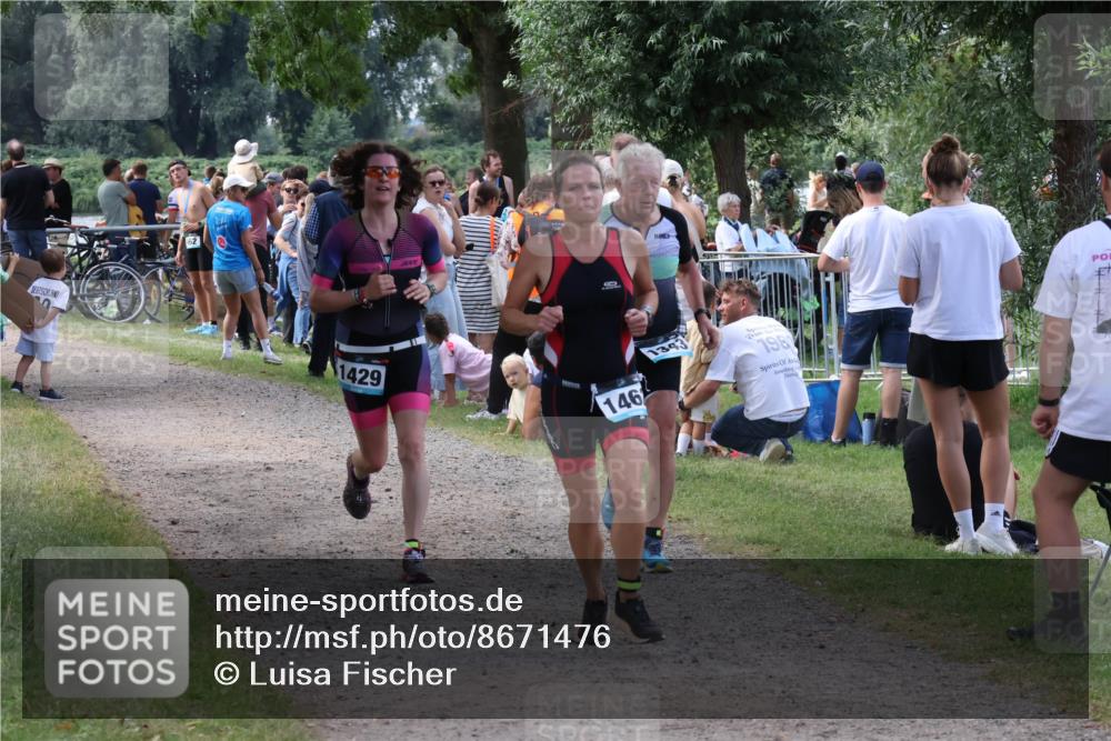31.08.2025 - Elbe Triathlon Hamburg Luisa Fischer http://msf.ph/oto/8671476 31.08.2025 11:56:55 Laufen 1429, 146, 198 meine-sportfotos.de
