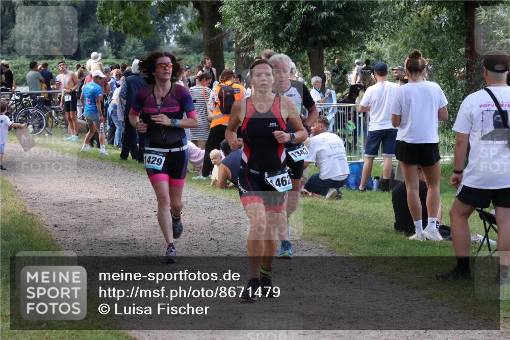 31.08.2025 - Elbe Triathlon Hamburg Luisa Fischer http://msf.ph/oto/8671479 31.08.2025 11:56:55 Laufen 4001, 1429, 462, 1343, 1980 meine-sportfotos.de