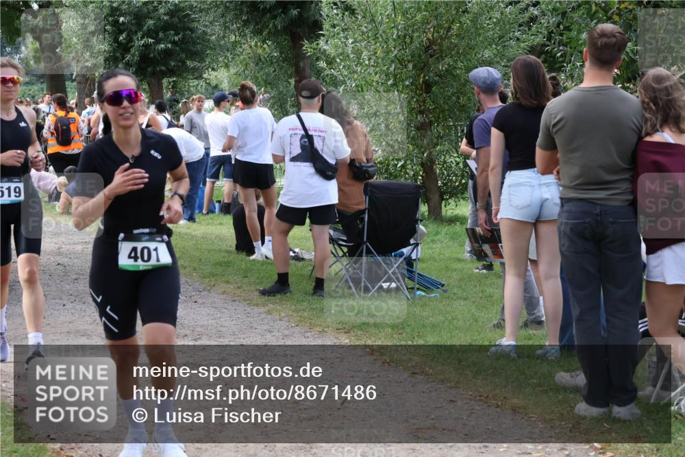 31.08.2025 - Elbe Triathlon Hamburg Luisa Fischer http://msf.ph/oto/8671486 31.08.2025 11:57:19 Laufen 519, 401 meine-sportfotos.de