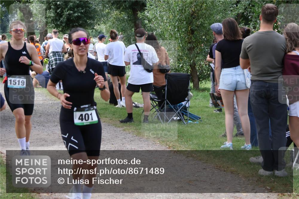 31.08.2025 - Elbe Triathlon Hamburg Luisa Fischer http://msf.ph/oto/8671489 31.08.2025 11:57:20 Laufen 1519, 401 meine-sportfotos.de