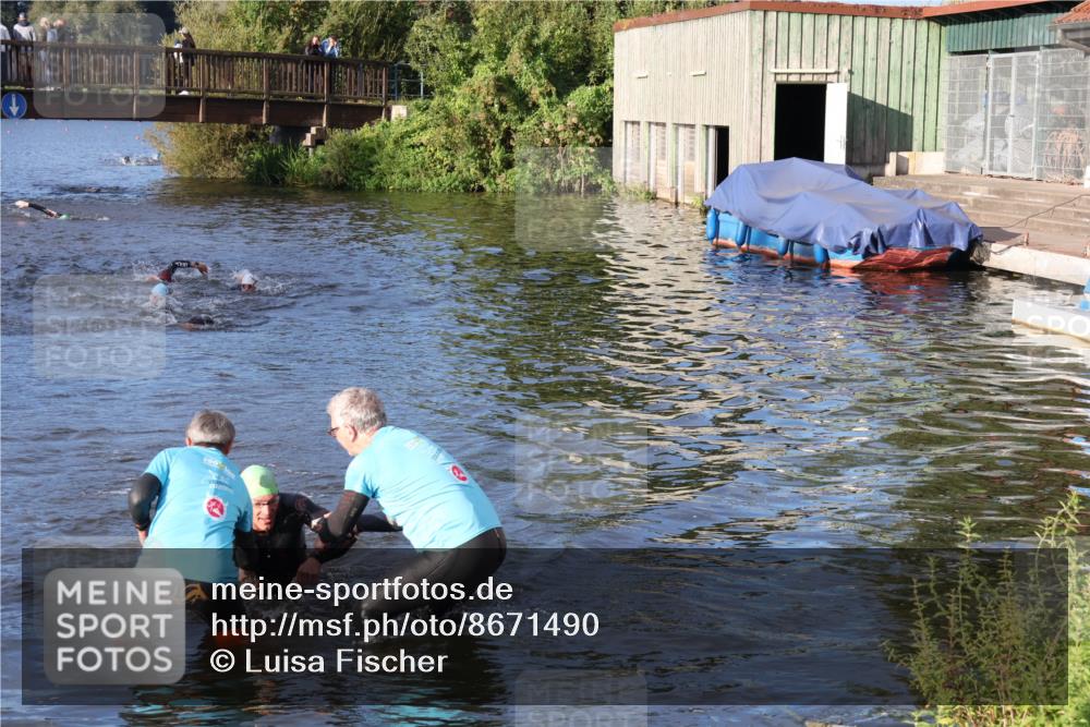 31.08.2025 - Elbe Triathlon Hamburg Luisa Fischer http://msf.ph/oto/8671490 31.08.2025 08:31:19 Schwimmen 219 meine-sportfotos.de