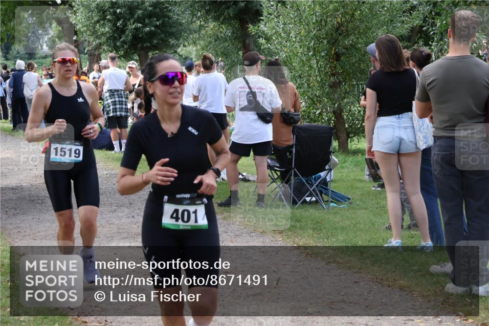 31.08.2025 - Elbe Triathlon Hamburg Luisa Fischer http://msf.ph/oto/8671491 31.08.2025 11:57:20 Laufen 1519, 401 meine-sportfotos.de
