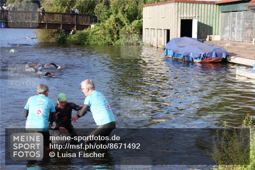 31.08.2025 - Elbe Triathlon Hamburg Luisa Fischer http://msf.ph/oto/8671492 31.08.2025 08:31:20 Schwimmen 219 meine-sportfotos.de