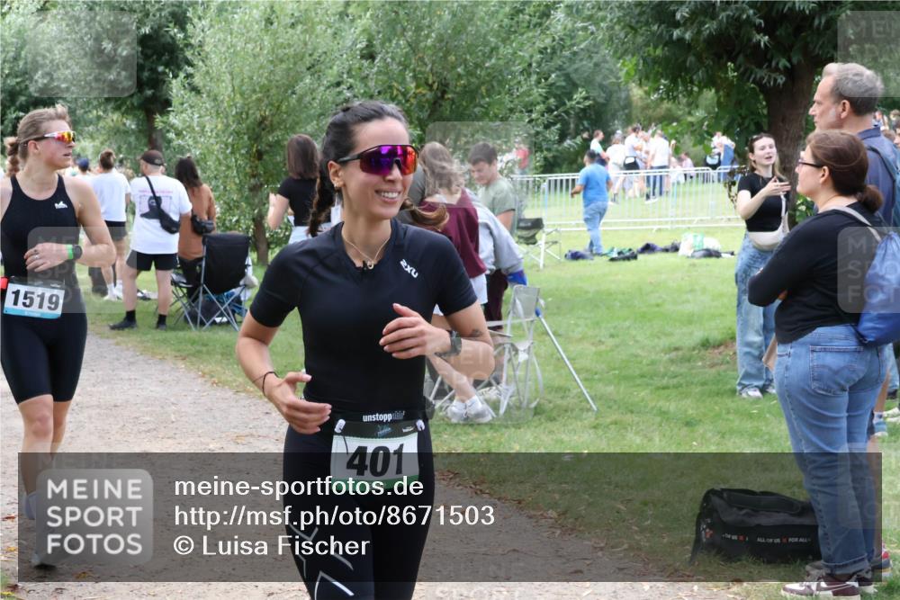 31.08.2025 - Elbe Triathlon Hamburg Luisa Fischer http://msf.ph/oto/8671503 31.08.2025 11:57:21 Laufen 1519, 2, 401, 1 meine-sportfotos.de