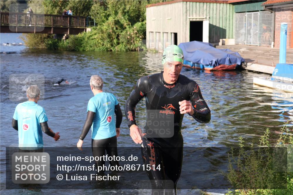 31.08.2025 - Elbe Triathlon Hamburg Luisa Fischer http://msf.ph/oto/8671514 31.08.2025 08:31:23 Schwimmen 219 meine-sportfotos.de