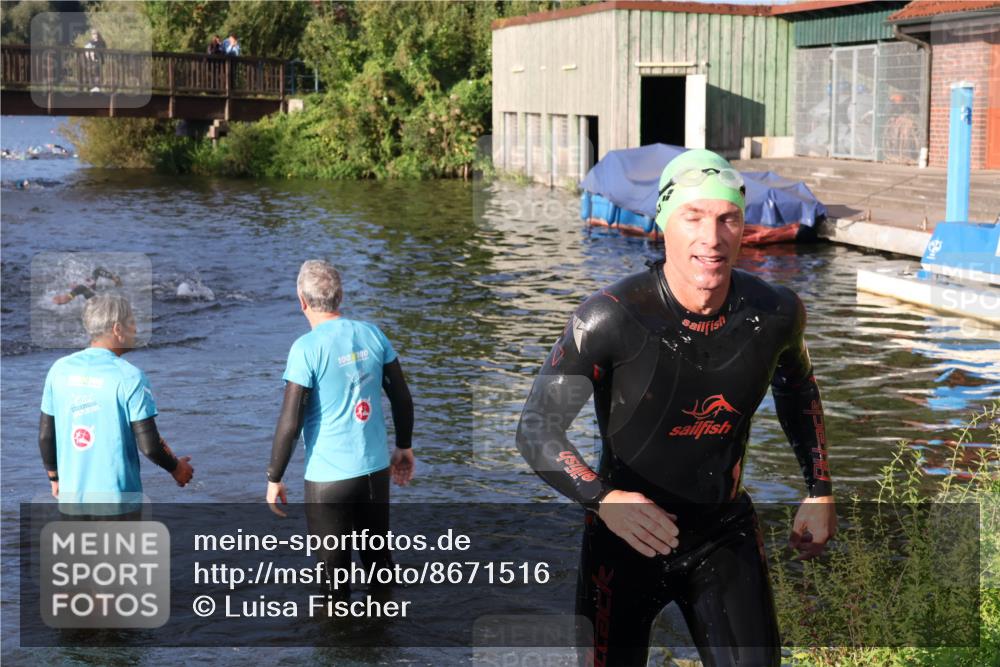 31.08.2025 - Elbe Triathlon Hamburg Luisa Fischer http://msf.ph/oto/8671516 31.08.2025 08:31:23 Schwimmen 219 meine-sportfotos.de