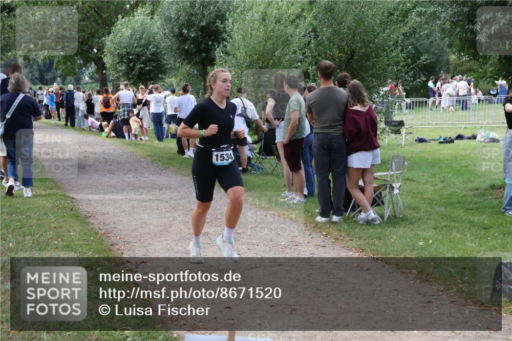 31.08.2025 - Elbe Triathlon Hamburg Luisa Fischer http://msf.ph/oto/8671520 31.08.2025 11:57:29 Laufen 198, 1534 meine-sportfotos.de
