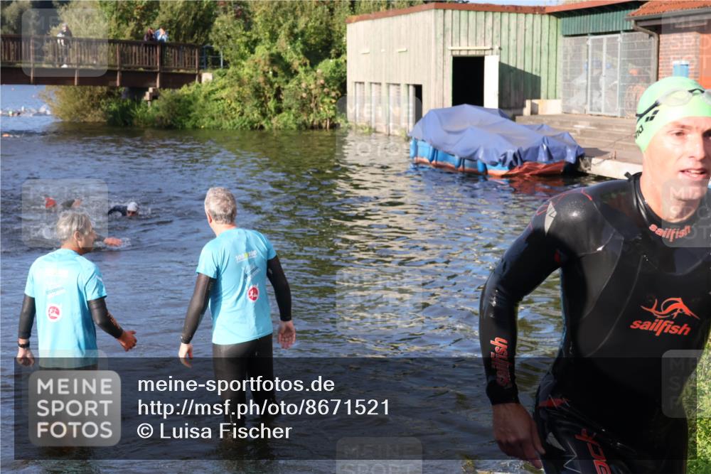 31.08.2025 - Elbe Triathlon Hamburg Luisa Fischer http://msf.ph/oto/8671521 31.08.2025 08:31:23 Schwimmen 219 meine-sportfotos.de