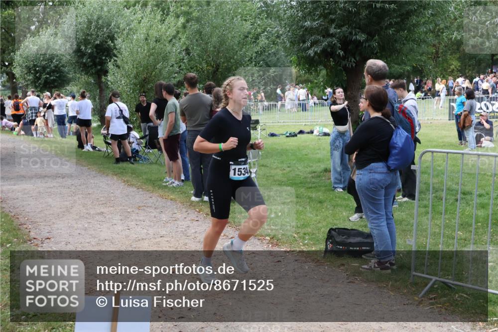 31.08.2025 - Elbe Triathlon Hamburg Luisa Fischer http://msf.ph/oto/8671525 31.08.2025 11:57:30 Laufen 1534 meine-sportfotos.de