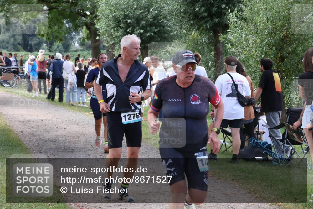 31.08.2025 - Elbe Triathlon Hamburg Luisa Fischer http://msf.ph/oto/8671527 31.08.2025 11:57:42 Laufen 393, 1276, 14 meine-sportfotos.de