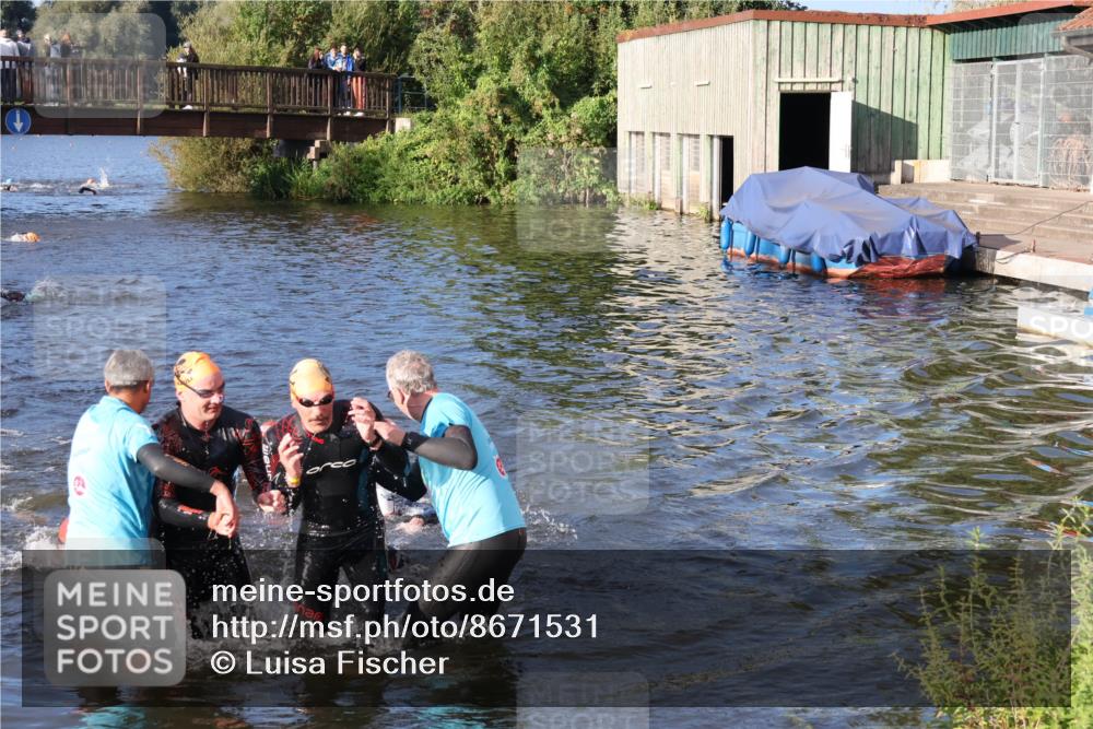 31.08.2025 - Elbe Triathlon Hamburg Luisa Fischer http://msf.ph/oto/8671531 31.08.2025 08:31:35 Schwimmen 169, 180, 189, 208, 211, 227 meine-sportfotos.de