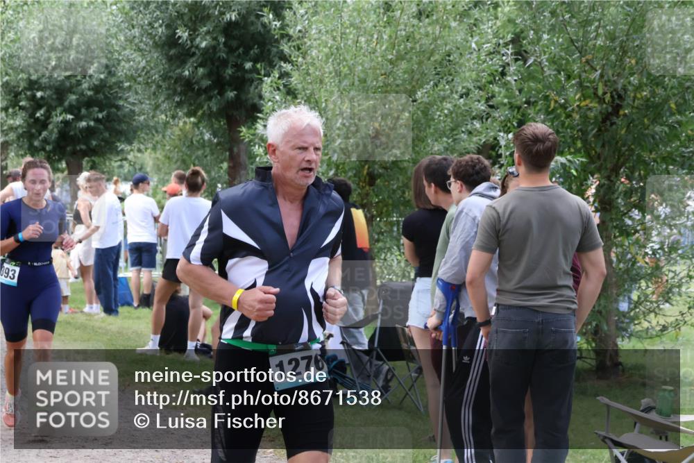 31.08.2025 - Elbe Triathlon Hamburg Luisa Fischer http://msf.ph/oto/8671538 31.08.2025 11:57:44 Laufen 393, 1276 meine-sportfotos.de