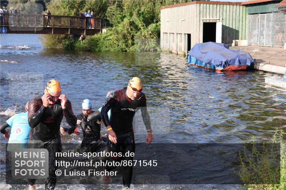31.08.2025 - Elbe Triathlon Hamburg Luisa Fischer http://msf.ph/oto/8671545 31.08.2025 08:31:36 Schwimmen 169, 180, 189, 208, 211, 227 meine-sportfotos.de