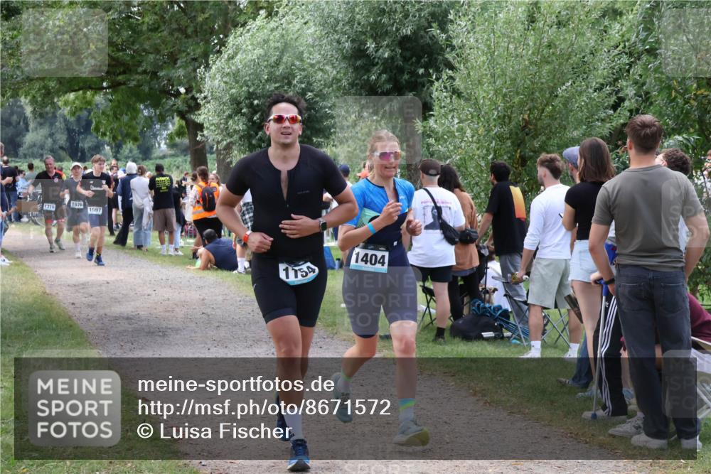 31.08.2025 - Elbe Triathlon Hamburg Luisa Fischer http://msf.ph/oto/8671572 31.08.2025 11:58:07 Laufen 1576, 1316, 1597, 1754, 1404 meine-sportfotos.de