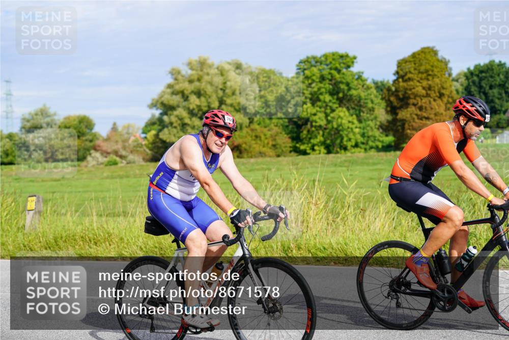 31.08.2025 - Elbe Triathlon Hamburg Michael Burmester http://msf.ph/oto/8671578 31.08.2025 10:03:14 Radfahren 595, 603, 674, 760, 828, 901 meine-sportfotos.de