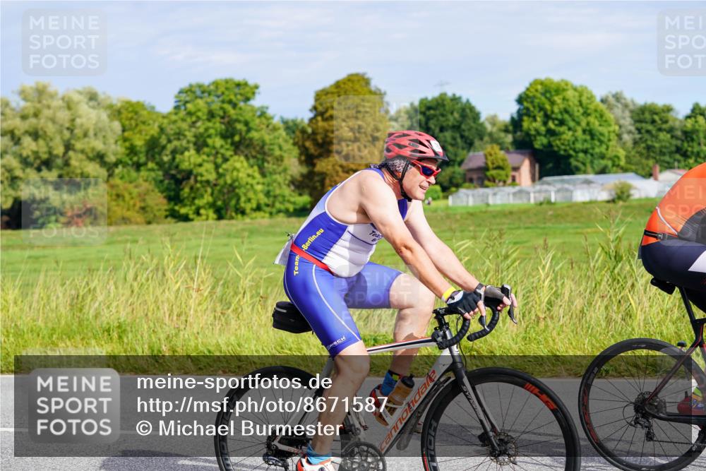 31.08.2025 - Elbe Triathlon Hamburg Michael Burmester http://msf.ph/oto/8671587 31.08.2025 10:03:14 Radfahren 595, 603, 674, 760, 828, 901 meine-sportfotos.de