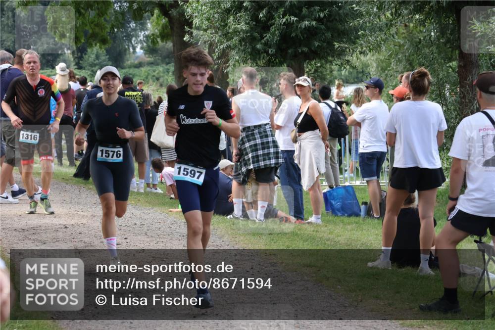 31.08.2025 - Elbe Triathlon Hamburg Luisa Fischer http://msf.ph/oto/8671594 31.08.2025 11:58:10 Laufen 1316, 1576, 1597 meine-sportfotos.de