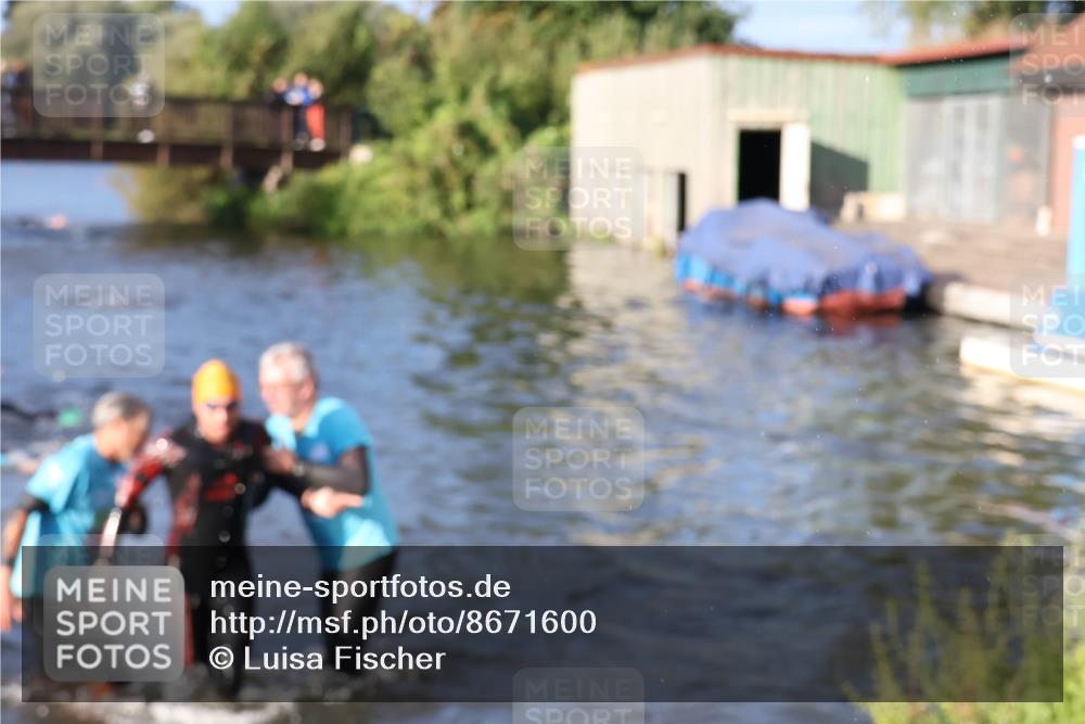 31.08.2025 - Elbe Triathlon Hamburg Luisa Fischer http://msf.ph/oto/8671600 31.08.2025 08:31:45 Schwimmen 182, 189, 207, 227 meine-sportfotos.de