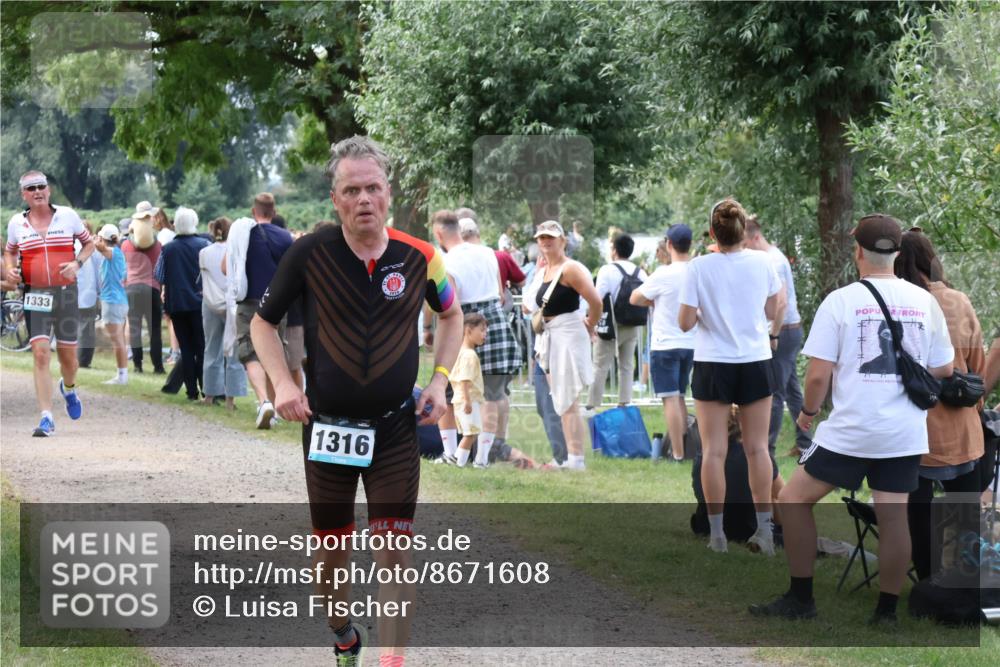31.08.2025 - Elbe Triathlon Hamburg Luisa Fischer http://msf.ph/oto/8671608 31.08.2025 11:58:17 Laufen 1333, 1316 meine-sportfotos.de