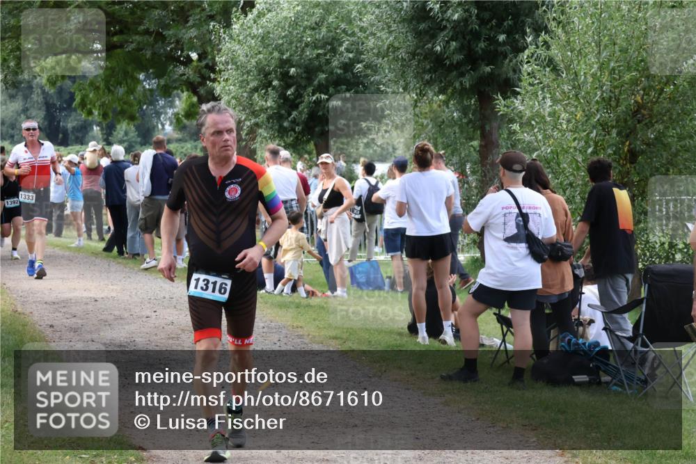 31.08.2025 - Elbe Triathlon Hamburg Luisa Fischer http://msf.ph/oto/8671610 31.08.2025 11:58:17 Laufen 1392, 1333, 1316 meine-sportfotos.de