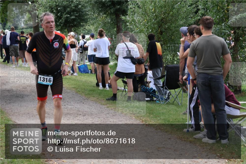 31.08.2025 - Elbe Triathlon Hamburg Luisa Fischer http://msf.ph/oto/8671618 31.08.2025 11:58:18 Laufen 1316 meine-sportfotos.de