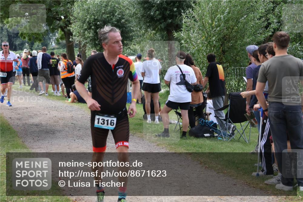 31.08.2025 - Elbe Triathlon Hamburg Luisa Fischer http://msf.ph/oto/8671623 31.08.2025 11:58:19 Laufen 1333, 88, 1316 meine-sportfotos.de