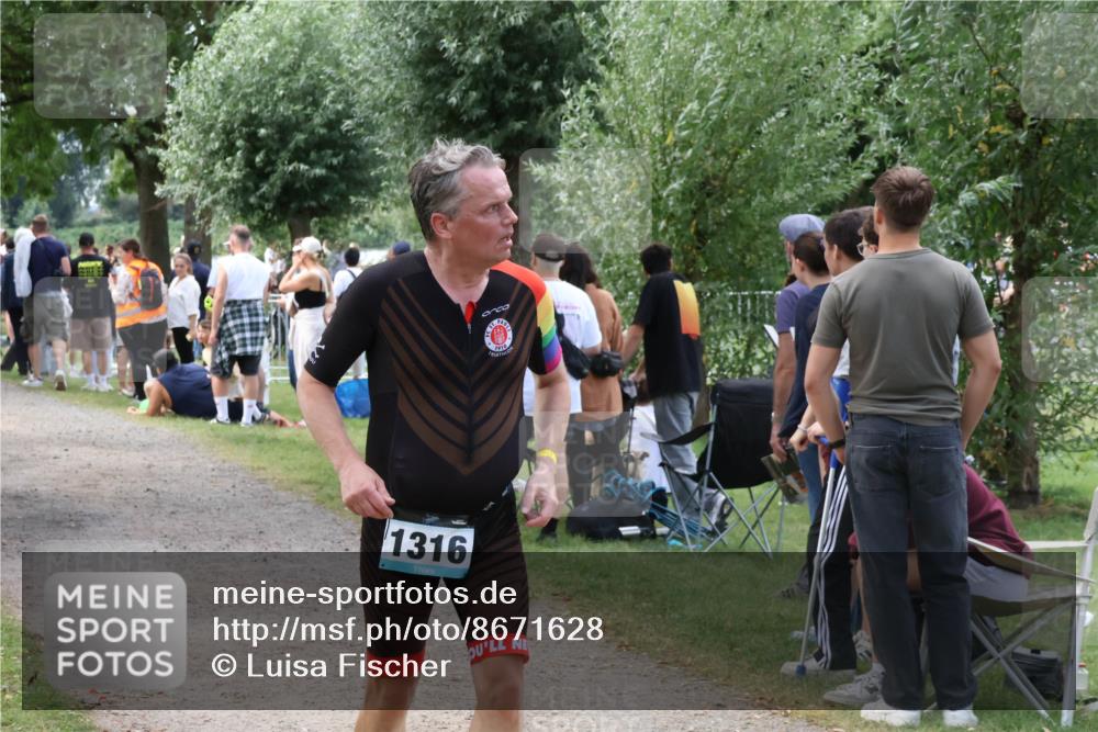 31.08.2025 - Elbe Triathlon Hamburg Luisa Fischer http://msf.ph/oto/8671628 31.08.2025 11:58:19 Laufen 1316, 0161 meine-sportfotos.de