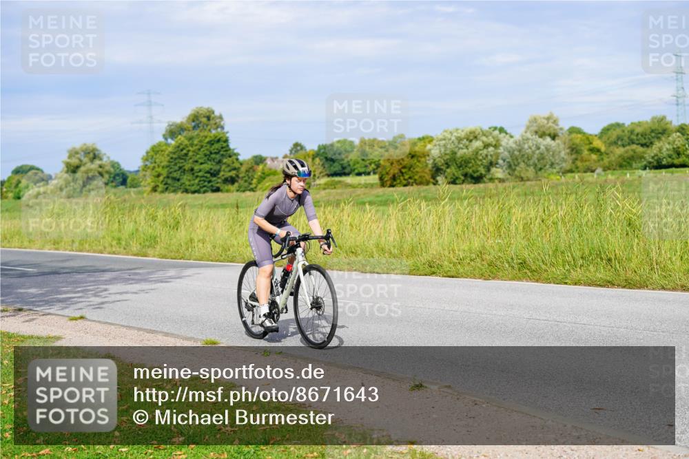 31.08.2025 - Elbe Triathlon Hamburg Michael Burmester http://msf.ph/oto/8671643 31.08.2025 10:03:21 Radfahren 510, 595, 603, 658, 816, 901, 915 meine-sportfotos.de