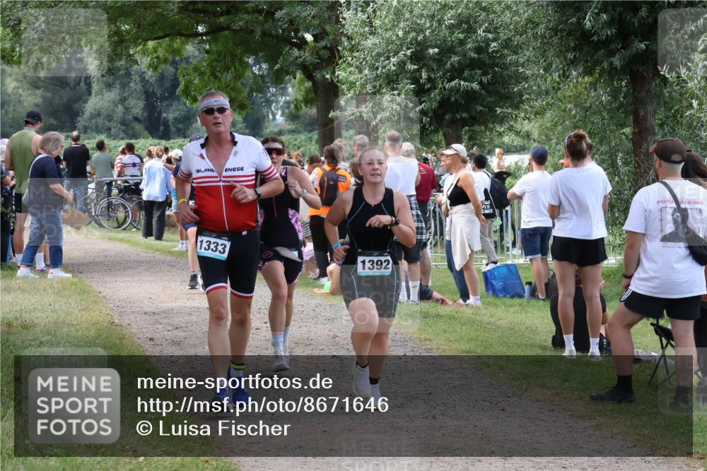 31.08.2025 - Elbe Triathlon Hamburg Luisa Fischer http://msf.ph/oto/8671646 31.08.2025 11:58:23 Laufen 1333, 1392 meine-sportfotos.de
