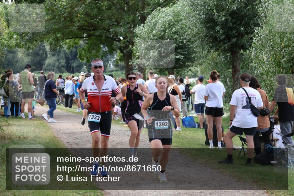31.08.2025 - Elbe Triathlon Hamburg Luisa Fischer http://msf.ph/oto/8671650 31.08.2025 11:58:23 Laufen 1333, 1392 meine-sportfotos.de