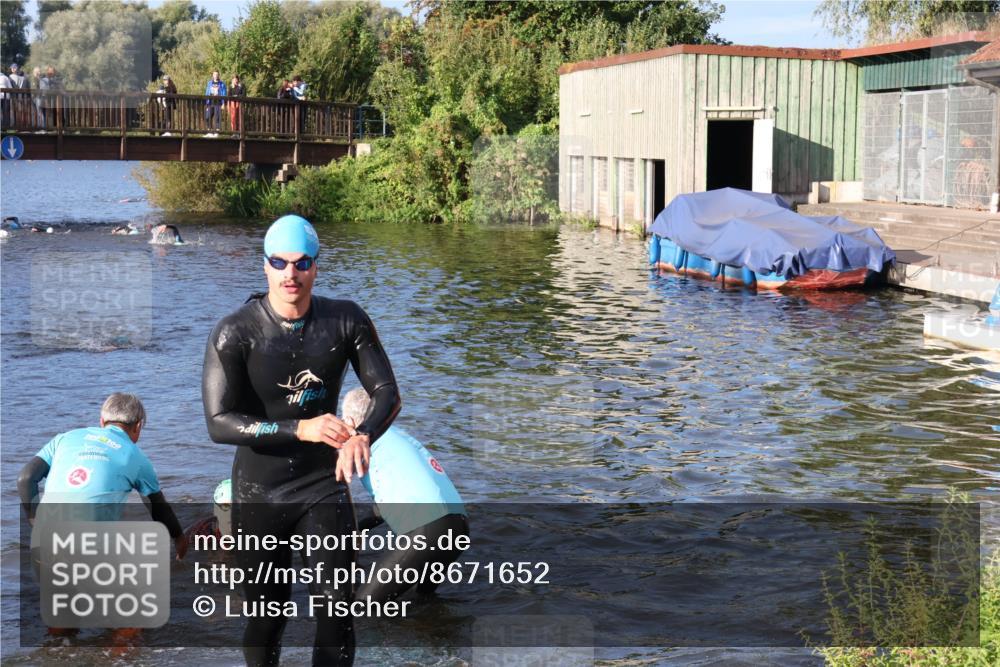 31.08.2025 - Elbe Triathlon Hamburg Luisa Fischer http://msf.ph/oto/8671652 31.08.2025 08:31:54 Schwimmen 182, 216 meine-sportfotos.de