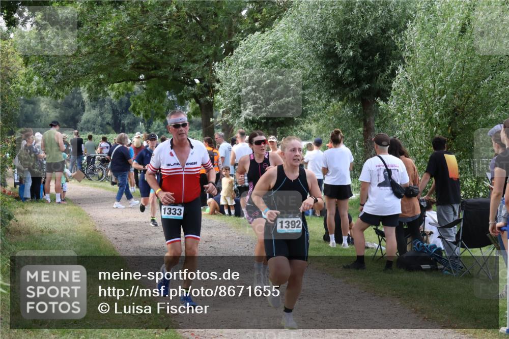 31.08.2025 - Elbe Triathlon Hamburg Luisa Fischer http://msf.ph/oto/8671655 31.08.2025 11:58:24 Laufen 1333, 1392 meine-sportfotos.de