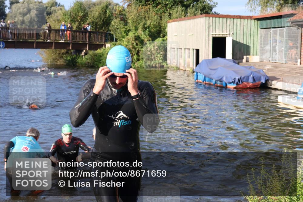 31.08.2025 - Elbe Triathlon Hamburg Luisa Fischer http://msf.ph/oto/8671659 31.08.2025 08:31:55 Schwimmen 182, 216 meine-sportfotos.de