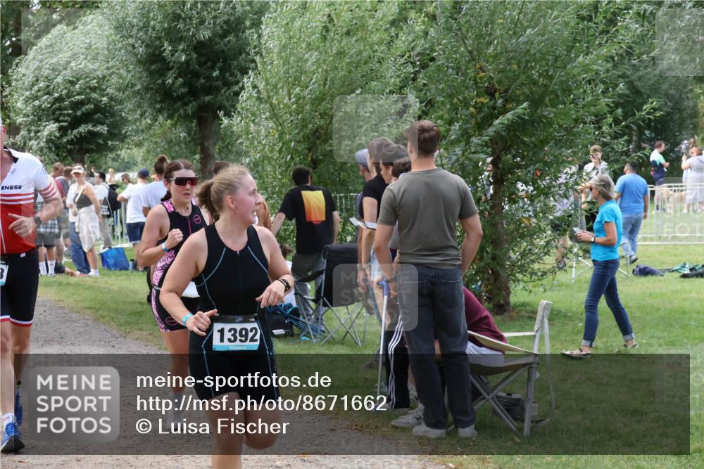 31.08.2025 - Elbe Triathlon Hamburg Luisa Fischer http://msf.ph/oto/8671662 31.08.2025 11:58:25 Laufen 1392 meine-sportfotos.de
