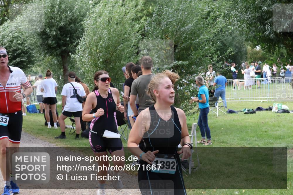 31.08.2025 - Elbe Triathlon Hamburg Luisa Fischer http://msf.ph/oto/8671667 31.08.2025 11:58:26 Laufen 33, 1392 meine-sportfotos.de