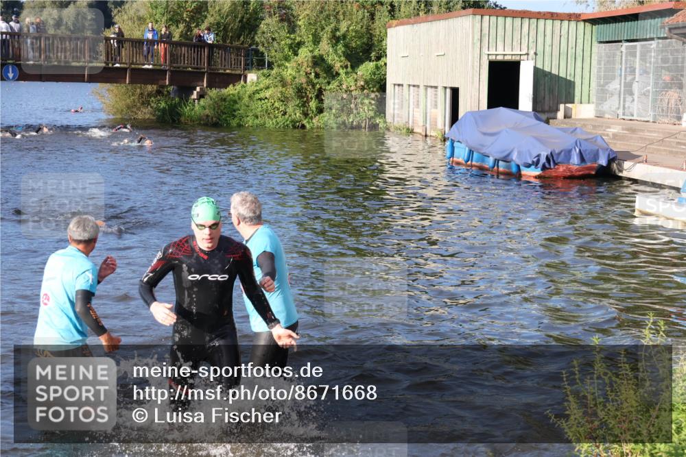 31.08.2025 - Elbe Triathlon Hamburg Luisa Fischer http://msf.ph/oto/8671668 31.08.2025 08:31:57 Schwimmen 182, 216 meine-sportfotos.de