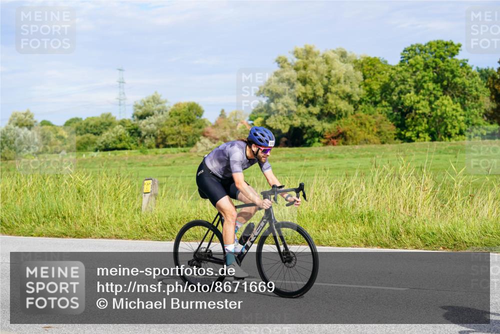 31.08.2025 - Elbe Triathlon Hamburg Michael Burmester http://msf.ph/oto/8671669 31.08.2025 10:03:23 Radfahren 510, 595, 658, 816, 915 meine-sportfotos.de