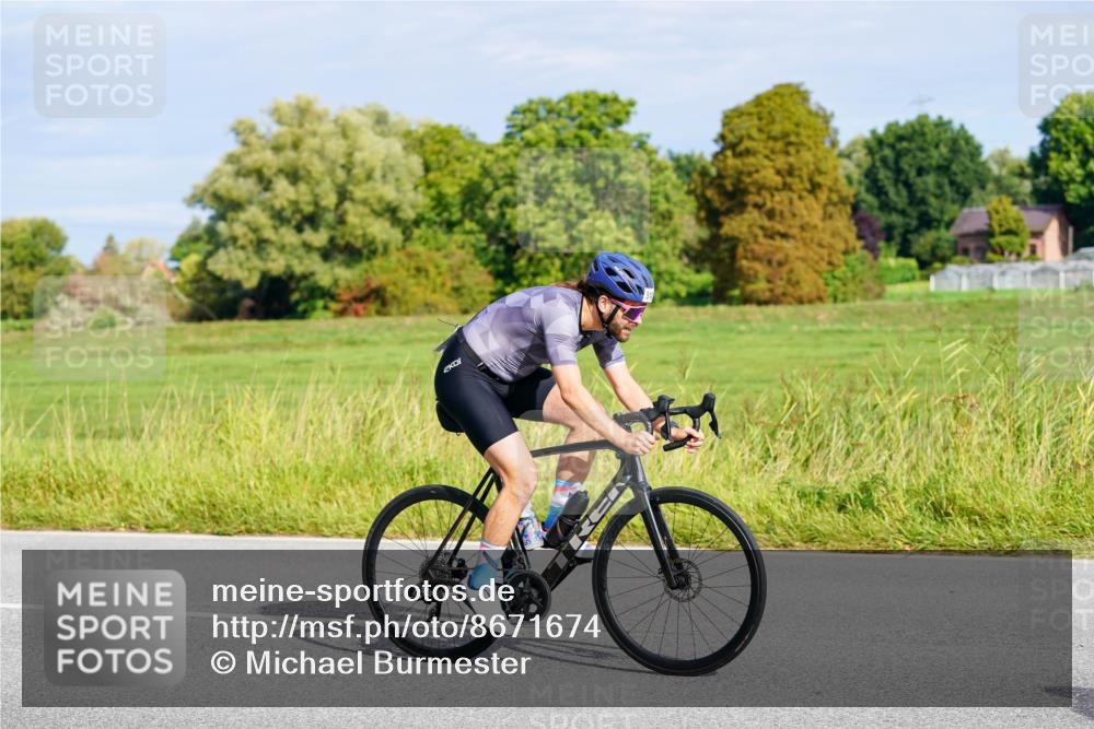 31.08.2025 - Elbe Triathlon Hamburg Michael Burmester http://msf.ph/oto/8671674 31.08.2025 10:03:24 Radfahren 510, 658, 816, 915 meine-sportfotos.de