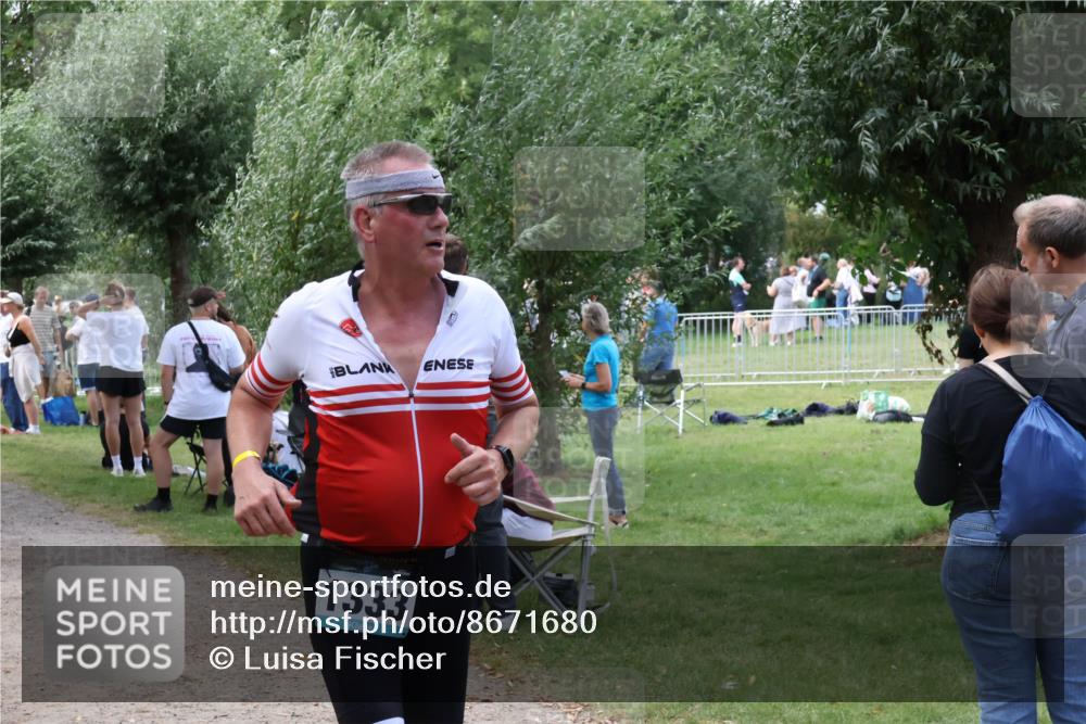 31.08.2025 - Elbe Triathlon Hamburg Luisa Fischer http://msf.ph/oto/8671680 31.08.2025 11:58:27 Laufen 1333 meine-sportfotos.de