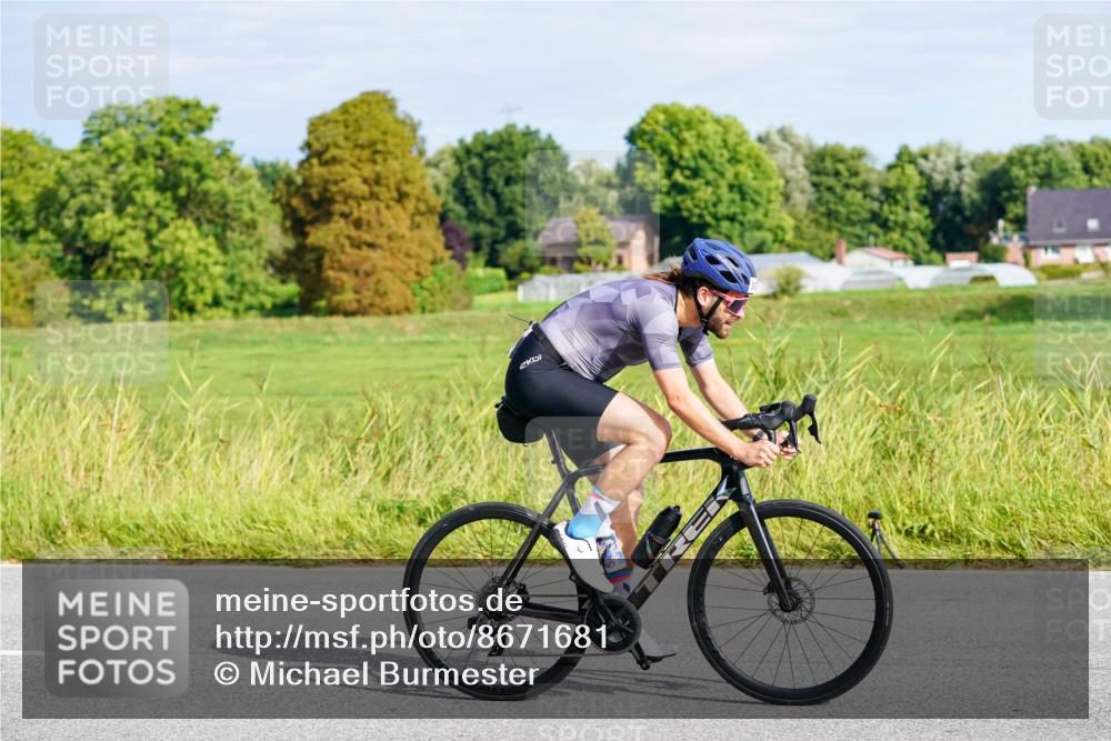 31.08.2025 - Elbe Triathlon Hamburg Michael Burmester http://msf.ph/oto/8671681 31.08.2025 10:03:24 Radfahren 510, 658, 816, 915 meine-sportfotos.de