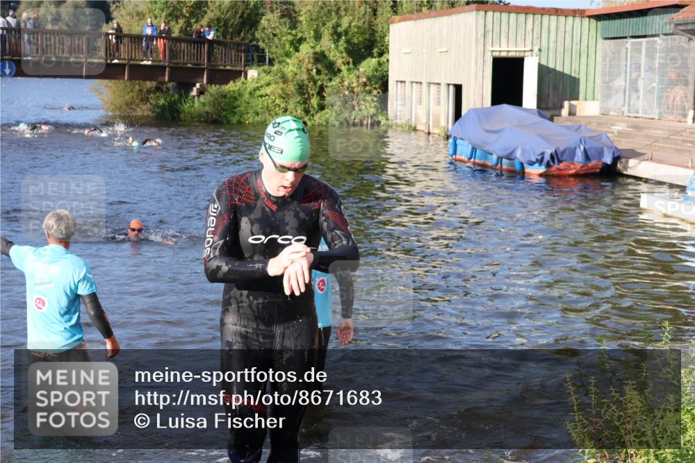 31.08.2025 - Elbe Triathlon Hamburg Luisa Fischer http://msf.ph/oto/8671683 31.08.2025 08:31:58 Schwimmen 182, 216 meine-sportfotos.de